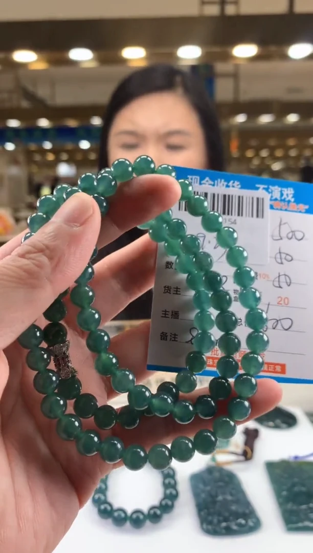 未镶嵌定制翡翠天然翡翠A货拍一发一 卡8mm左右