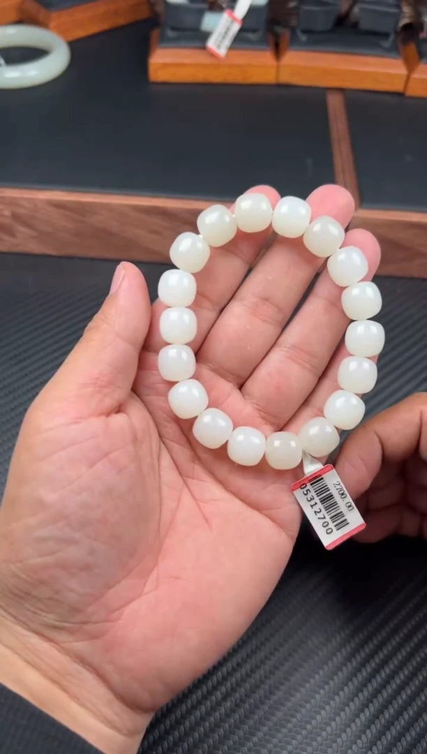 手串未镶嵌和田玉黑山微色差卡12老型珠