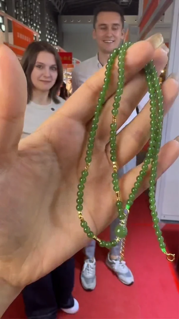 和田玉未镶嵌颈饰上海国际珠宝展假一罚十