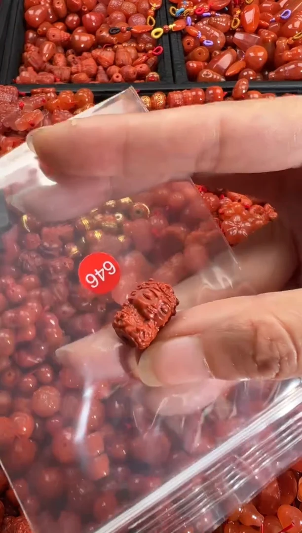 【闪购商品】南红玛瑙颈饰未镶嵌1