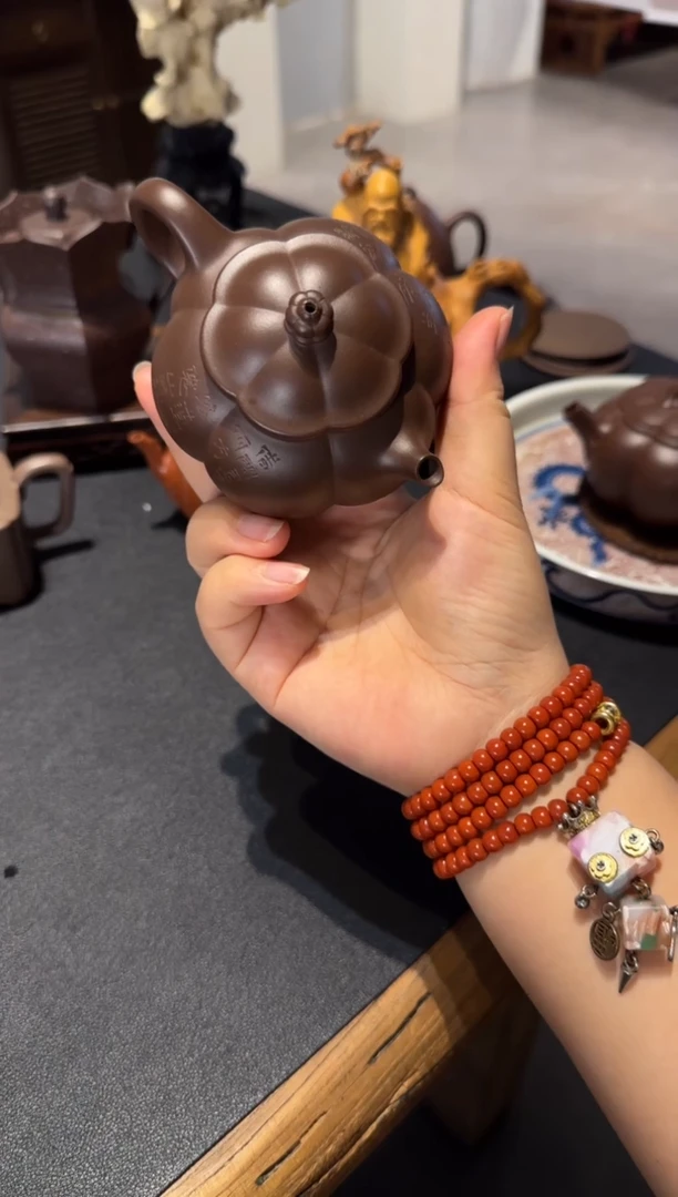 茶壶紫砂和****尘大鱼海棠