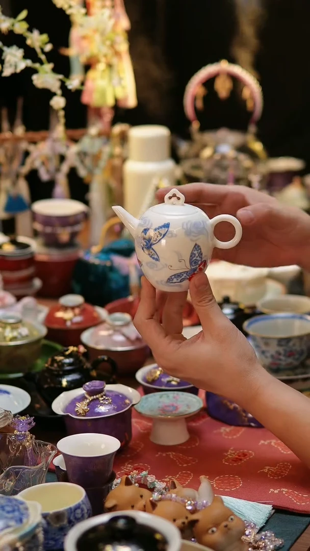 【闪购商品】壶蝴蝶美人尖泡茶壶