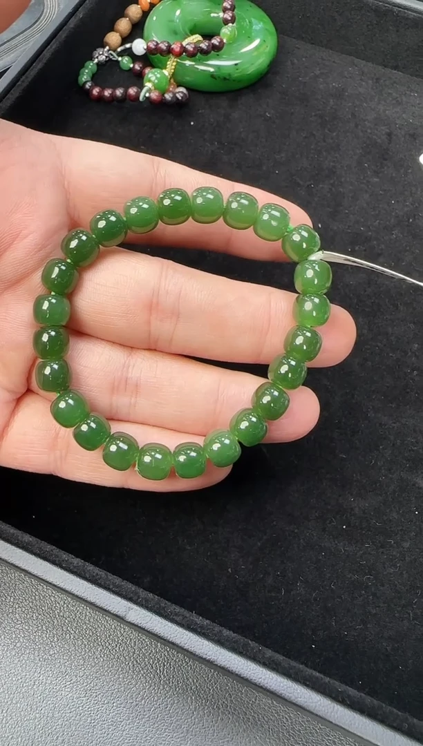 未镶嵌手串和田玉卡7*8左右