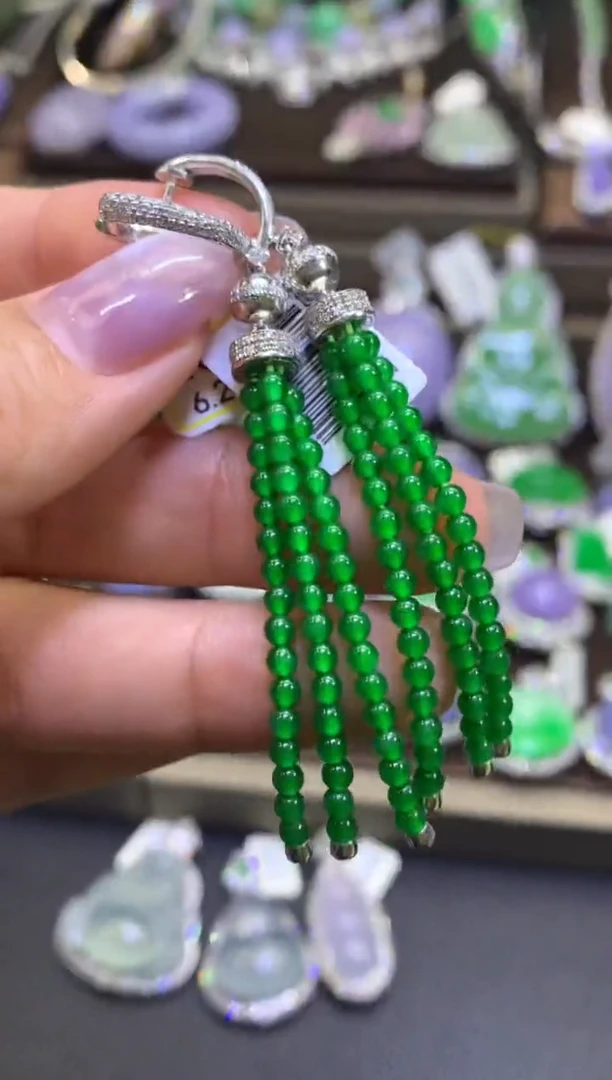 翡翠18K金镶嵌颈饰翡翠A货