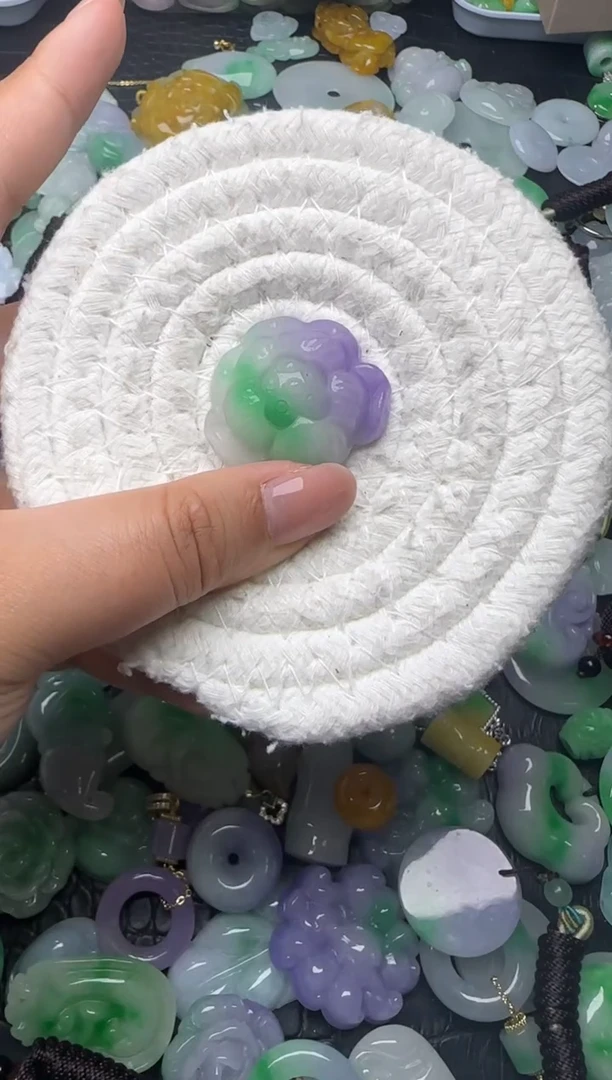 颈饰未镶嵌翡翠缅甸翡翠吊坠