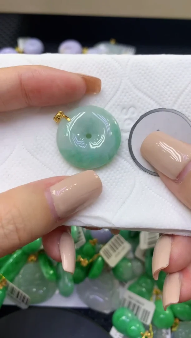 颈饰未镶嵌翡翠天然缅甸翡翠A货