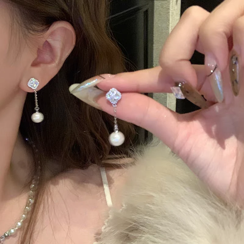 精致闪锆四叶花仿珍珠流苏耳环女高级感轻奢气质耳饰时尚小众耳钉