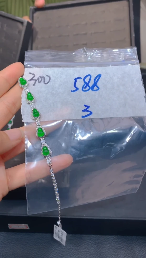 【闪购商品】定制翡翠未镶嵌300手链多样性拍一发一毛货定制抛光