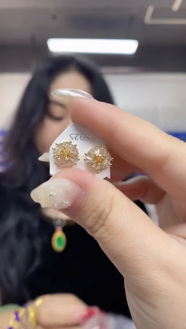 【闪购商品】水晶耳饰未镶嵌多样性发其一颜色微差