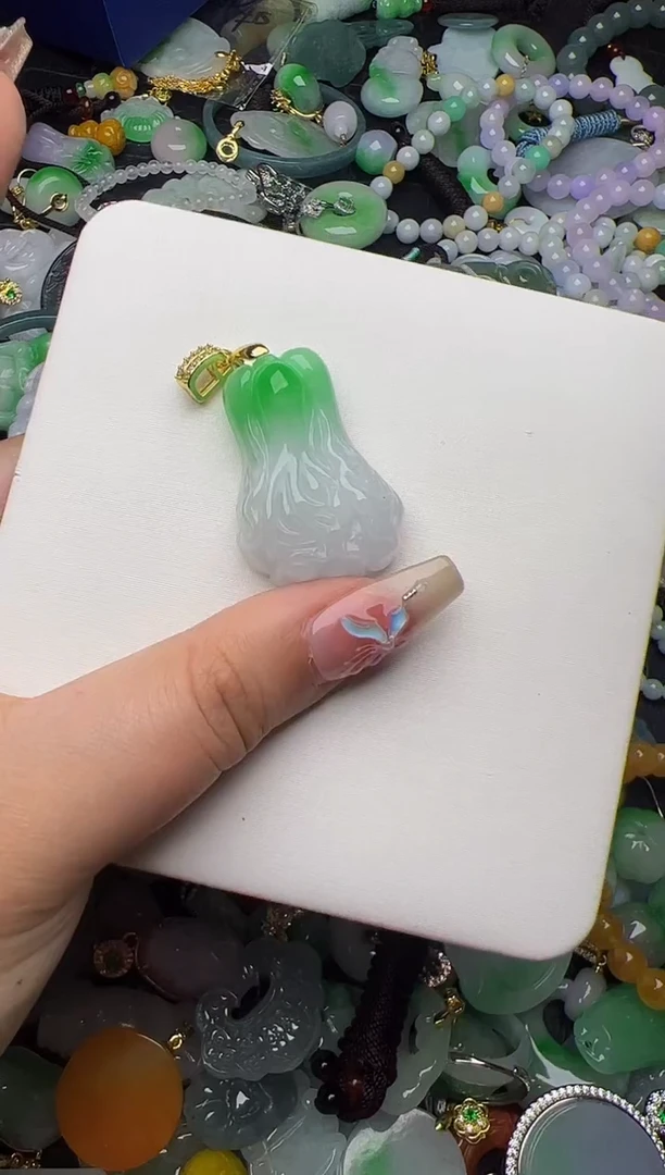 翡翠未镶嵌颈饰天然缅甸翡翠吊坠