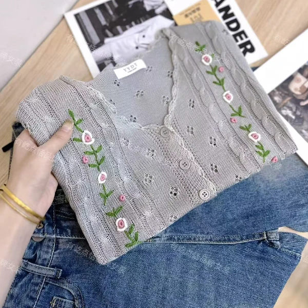 525年夏季新款时尚气质百搭镂空针织衫重工够花上衣