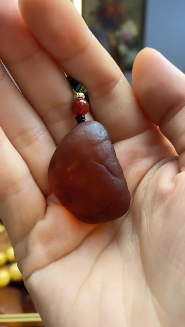 未镶嵌颈饰琥珀吊坠