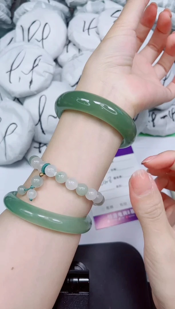 石英质玉手镯未镶嵌144-54.8