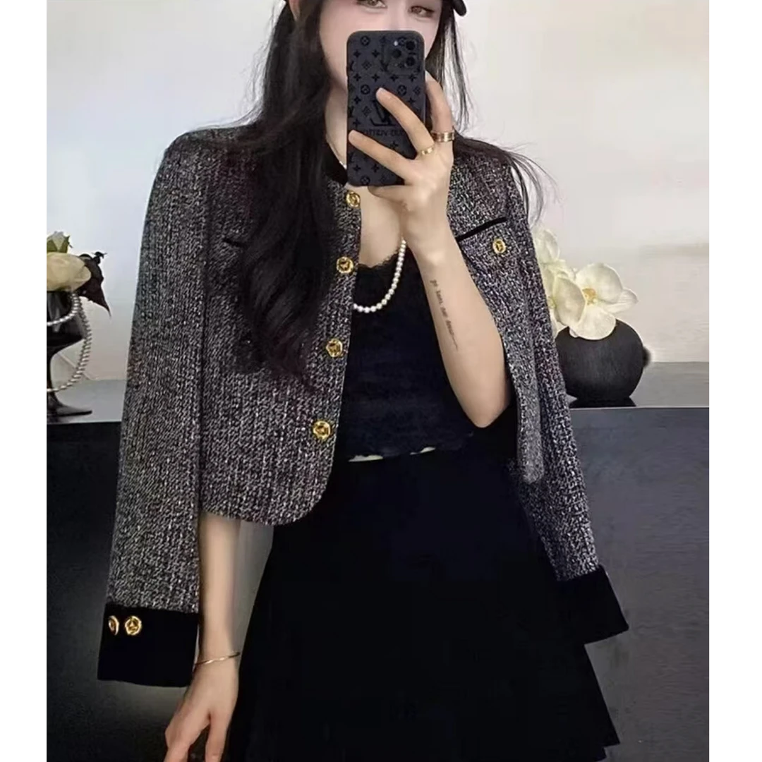 【当天发+运费险】秋季丝绒拼接小香风外套女重工短款亮片上衣RO395