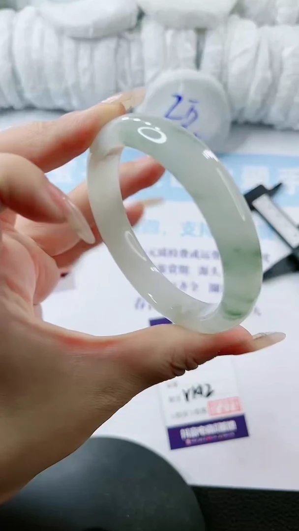 【闪购商品】石英质玉手镯未镶嵌多样性发货V192