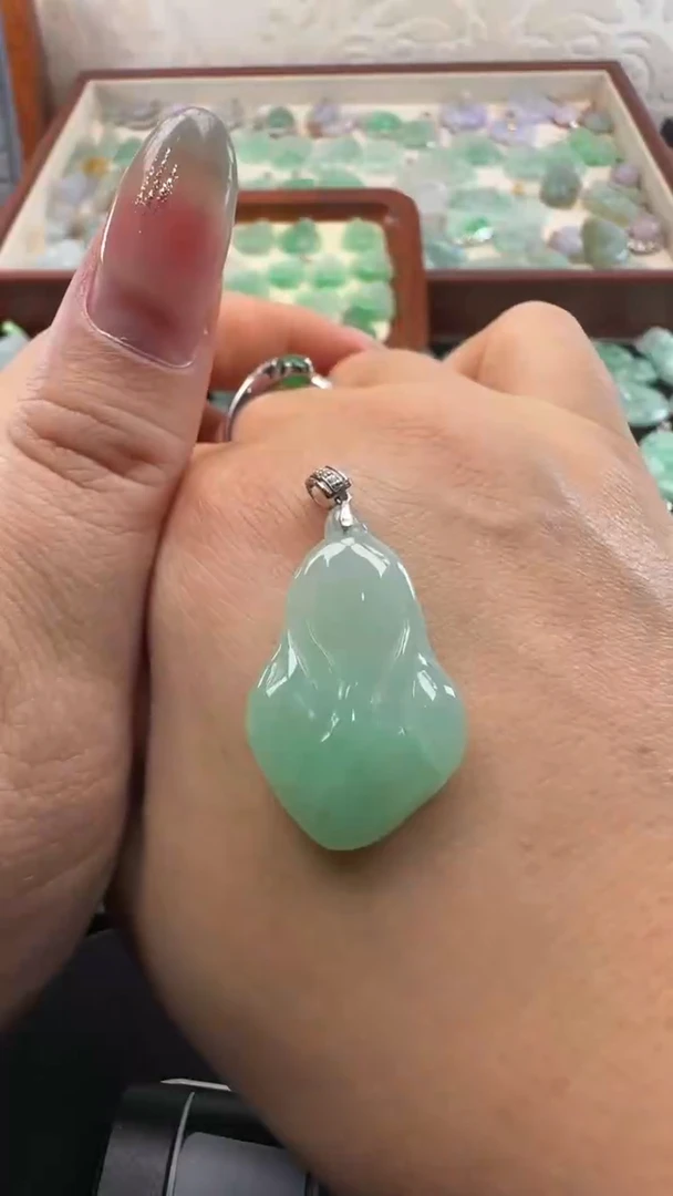 吊坠(不含链)18K金镶嵌翡翠白菜