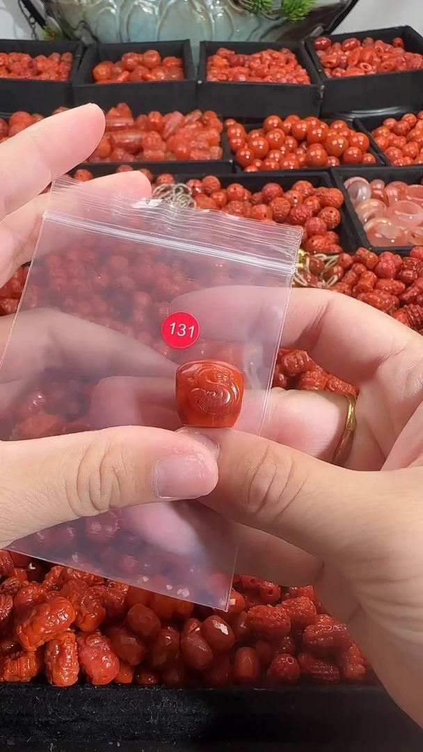 颈饰未镶嵌南红玛瑙1