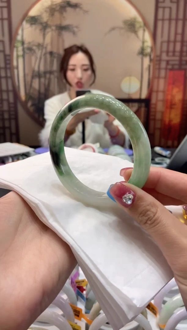 【闪购商品】翡翠手镯未镶嵌00009699