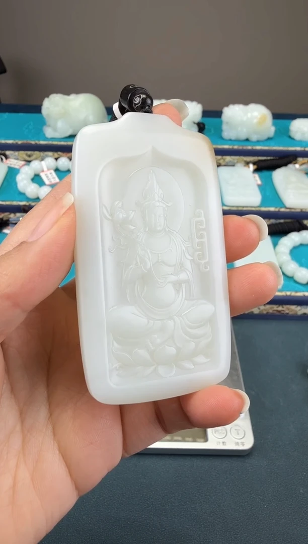 颈饰未镶嵌和田玉1