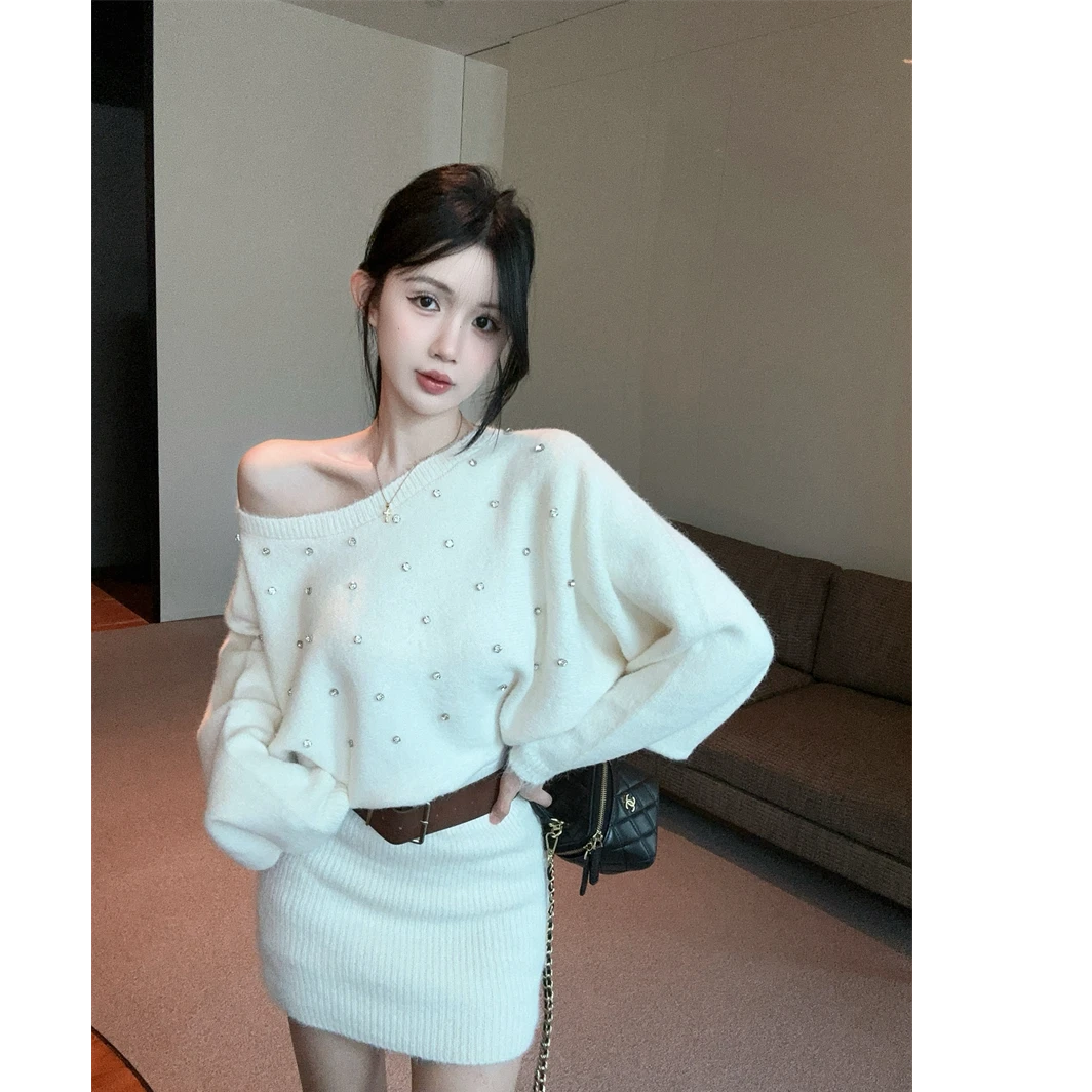 秋冬纯欲斜领修身针织短裙性感包臀气质镶钻连衣裙