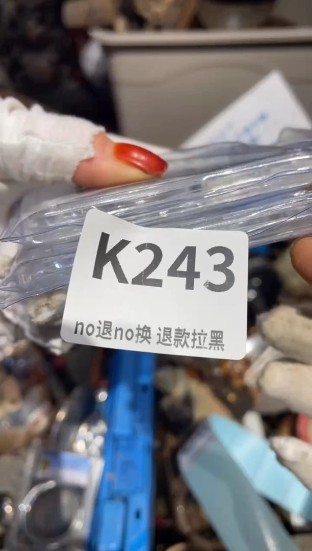 瓷片精**外表姐直播所见所得