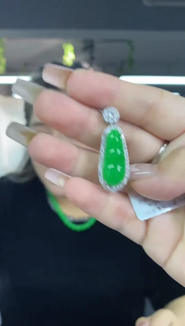 翡翠未镶嵌吊坠(不含链)多样性发其一颜色微差