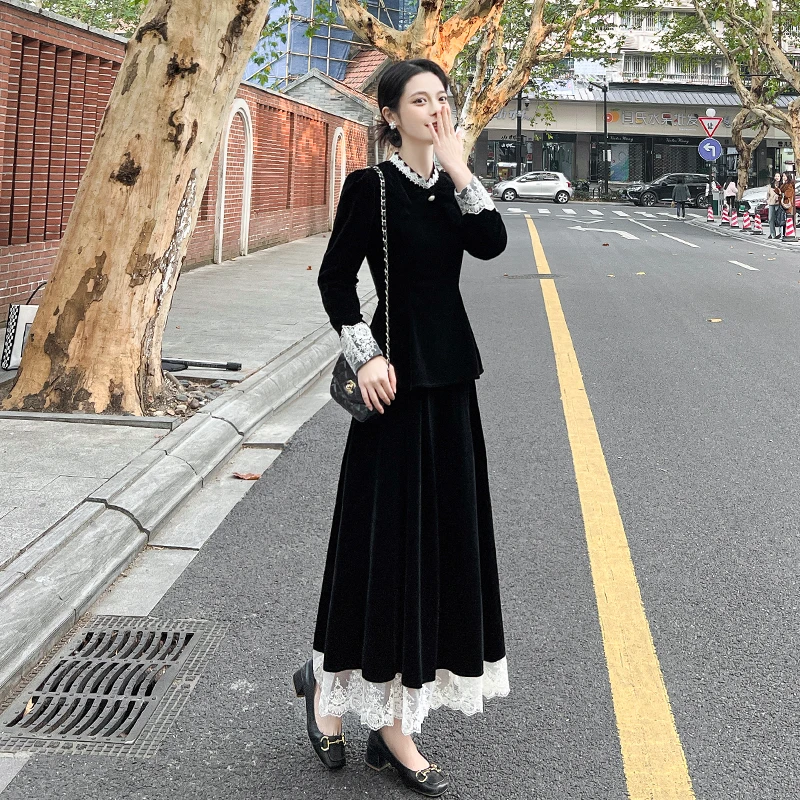 黑色丝绒连衣裙套装女2025秋季新款收腰上衣蕾丝拼接半身裙两件套