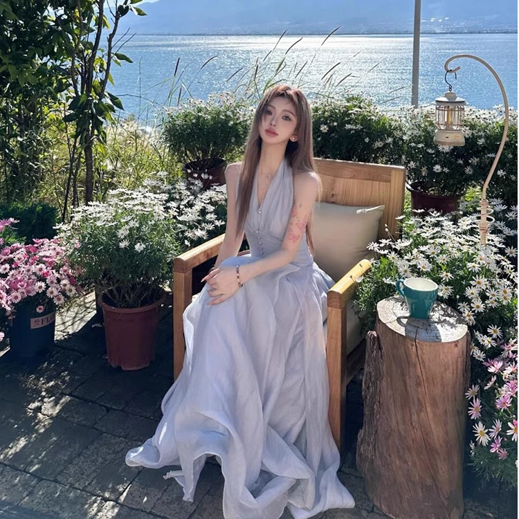 法式纯欲风气质挂脖绑带露背连衣裙三亚海边度假氛围感拍照长裙子