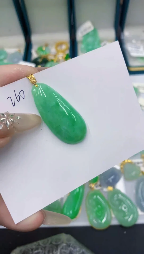 颈饰18K金镶嵌翡翠11111