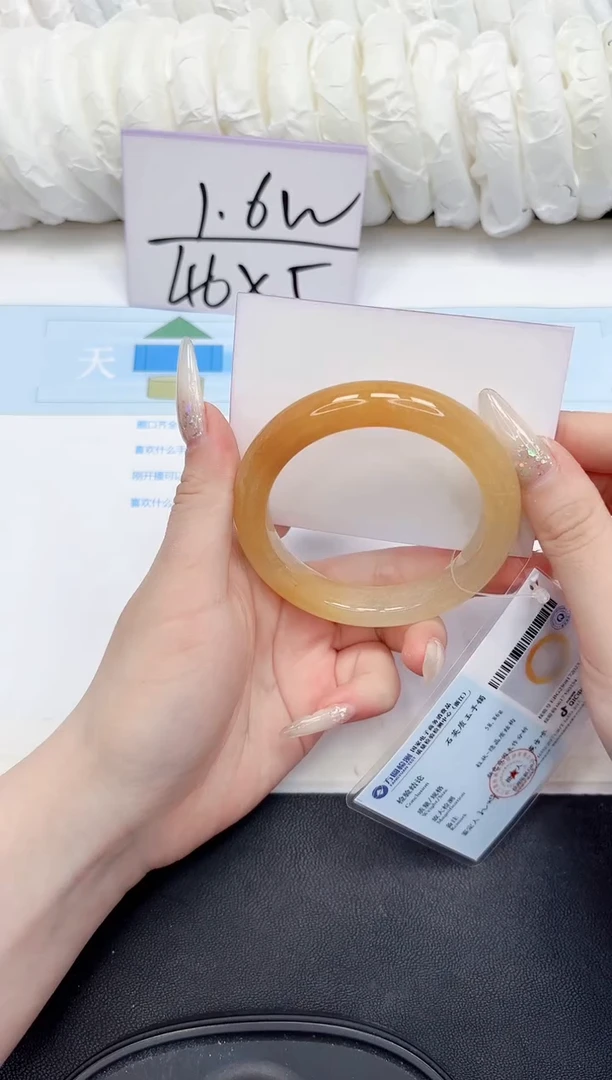 未镶嵌手镯石英质玉135-61