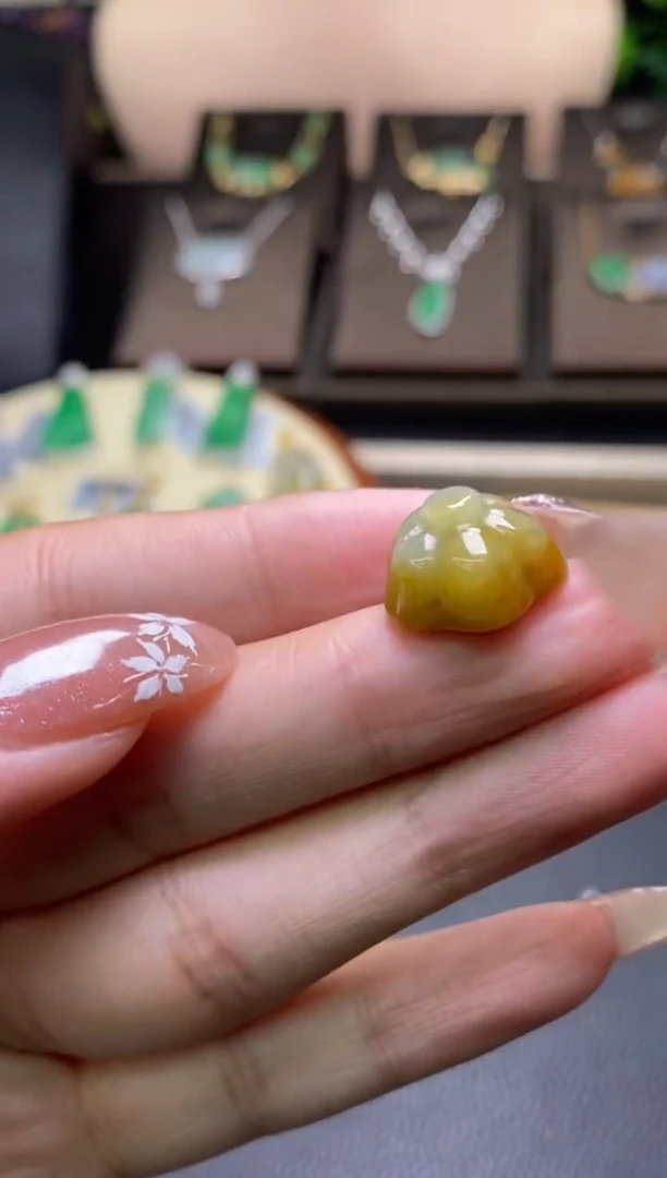 翡翠未镶嵌颈饰人****！净货16489