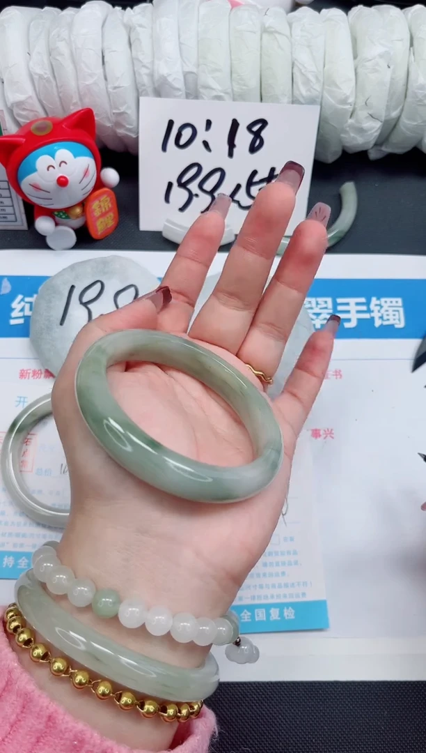 【闪购商品】石英质玉手镯未镶嵌32