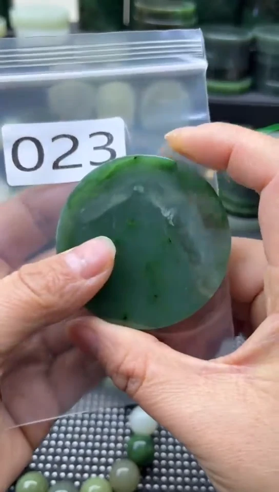 未镶嵌和田玉珠宝半成品镯芯