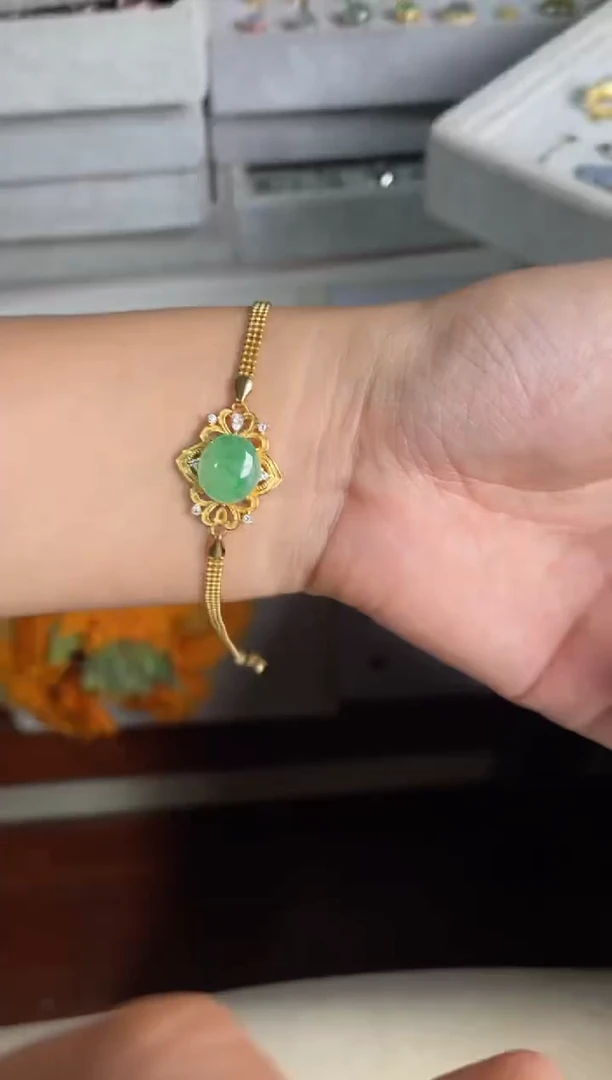 未镶嵌翡翠耳饰一物一证一礼盒