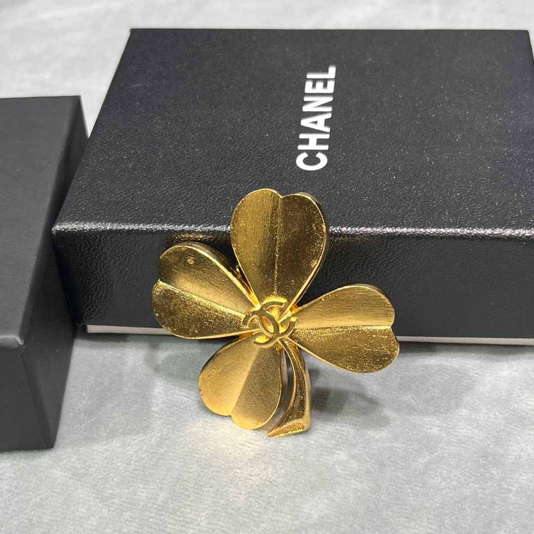90新 Chanel/香奈儿 vintage胸针 四叶草 磨砂镀金 知性优雅
