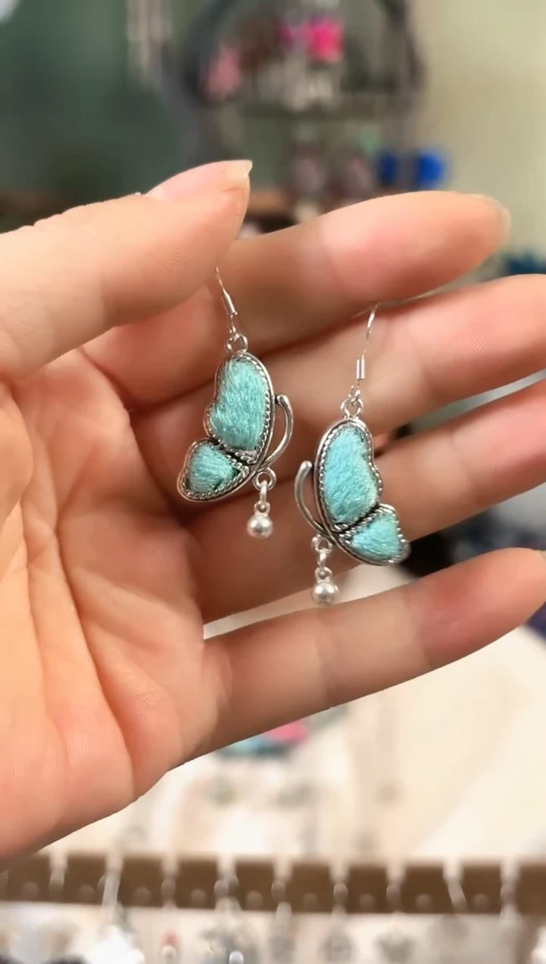 彩云南阁非遗老绣饰品585