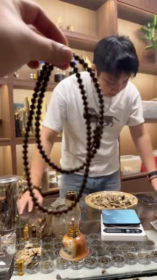 沉香手串0.6的多圈12克