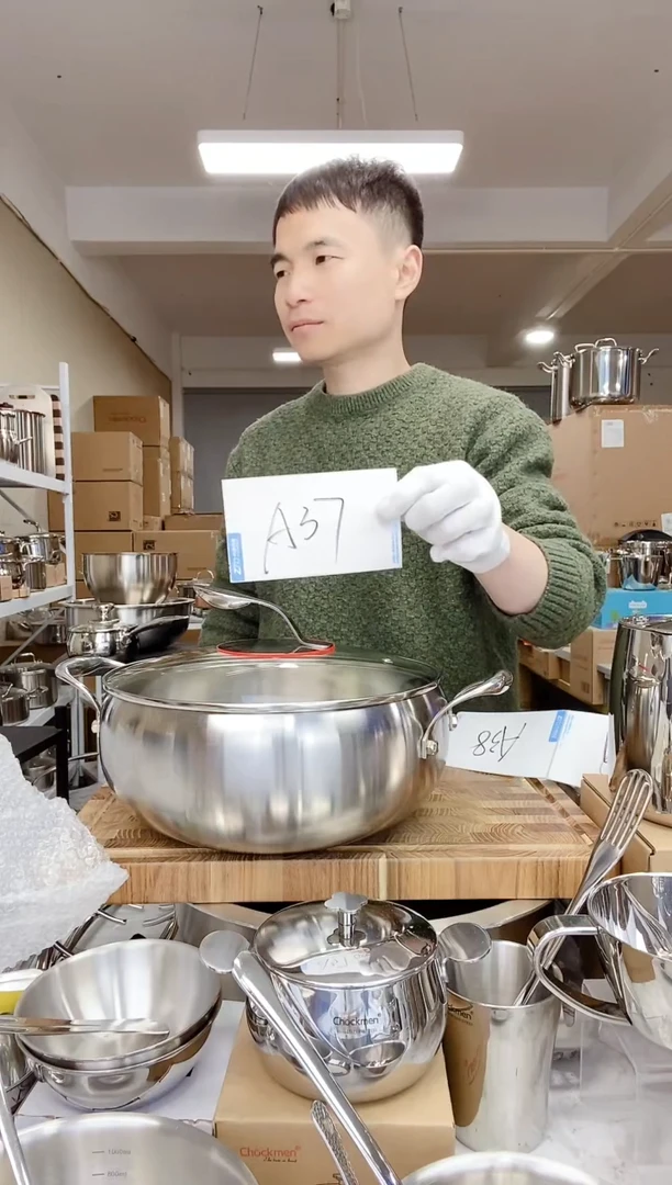 【闪购商品】A37 微瑕26cm音符苹果汤锅