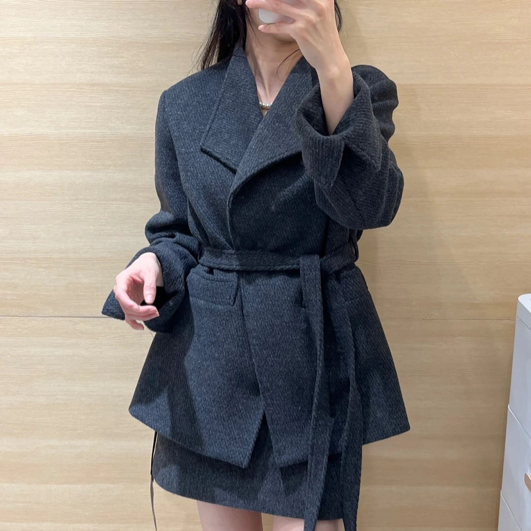 蜗牛家打翻领系带羽绒服25721