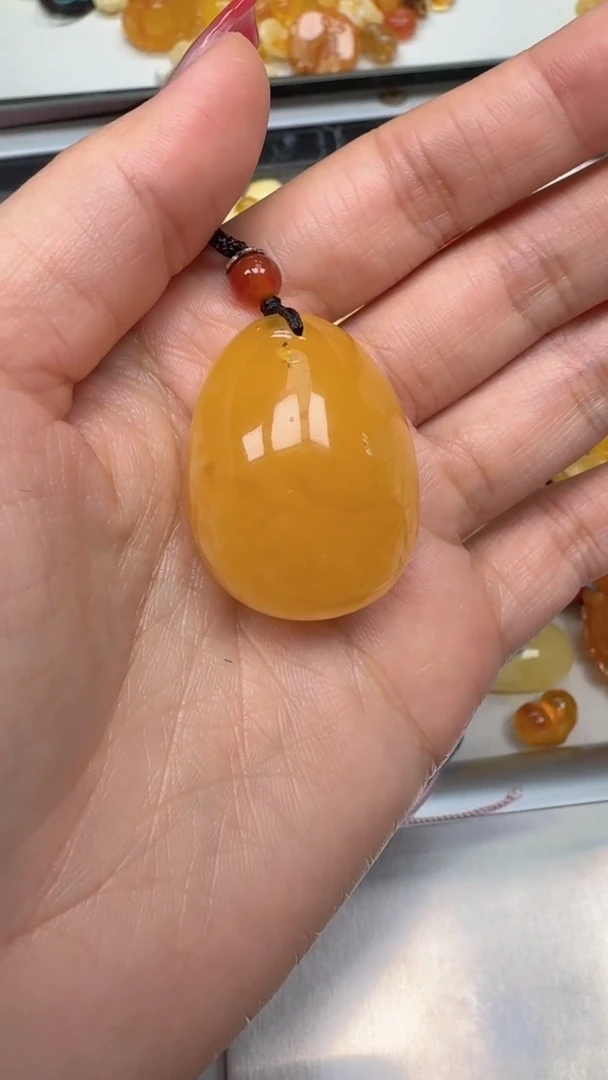 裸石琥珀未镶嵌如图