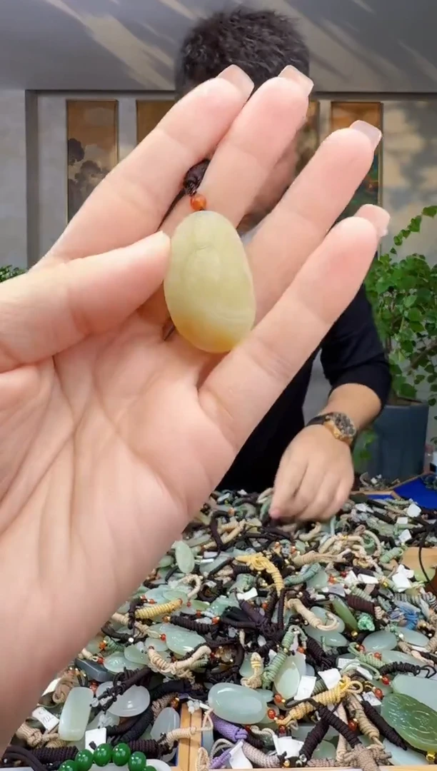 未镶嵌和田玉挂件拍一发一