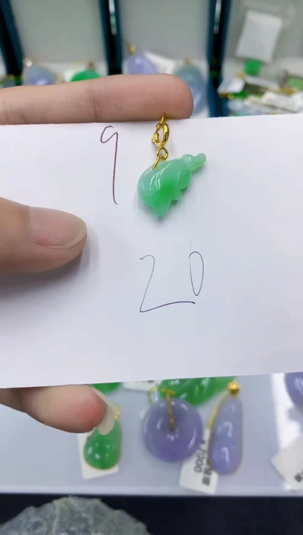 翡翠未镶嵌颈饰缅甸A货翡翠
