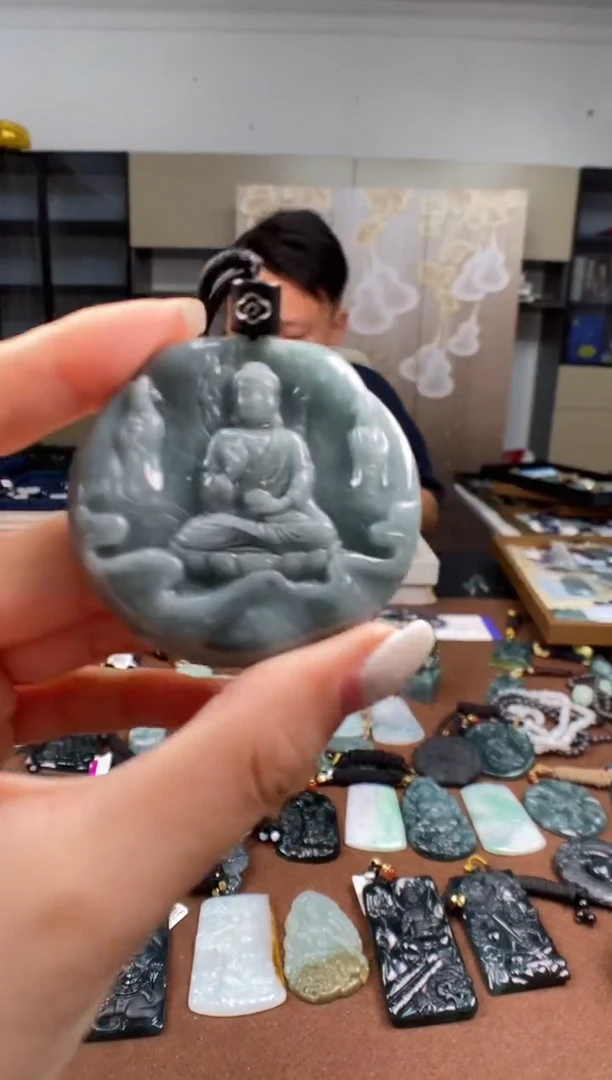颈饰未镶嵌翡翠多样性发其一