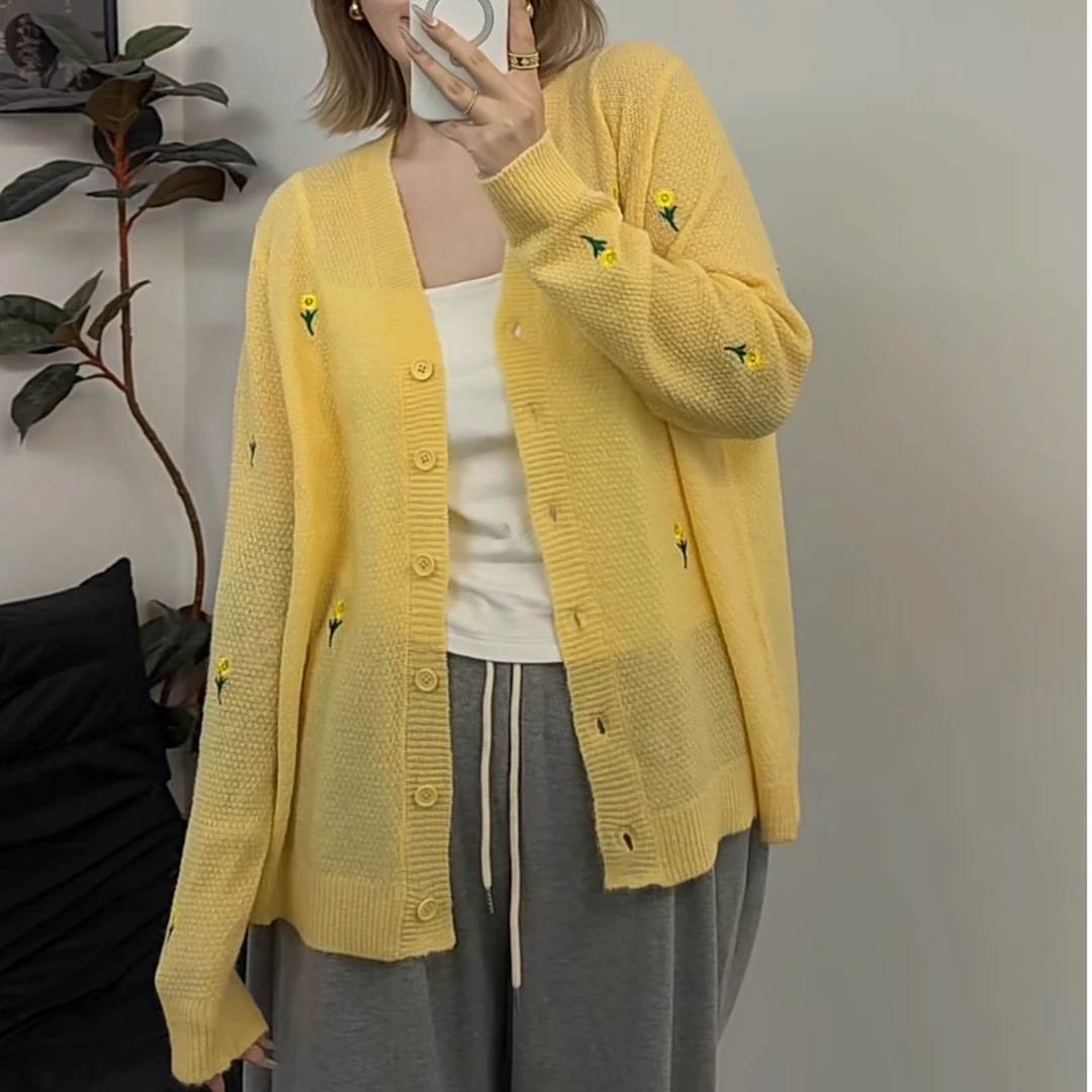 【瘦瘦】庄园玫瑰-甜美减龄刺绣花朵VV领针织衫毛衣外套女S0913