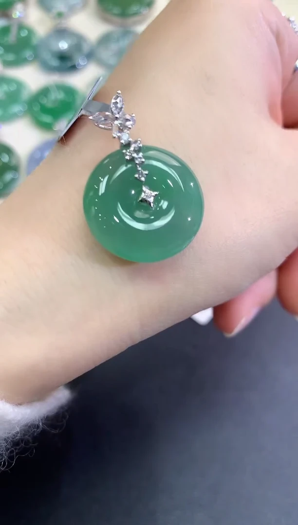 【闪购商品】翡翠颈饰18K金镶嵌B45  多样性一件发货