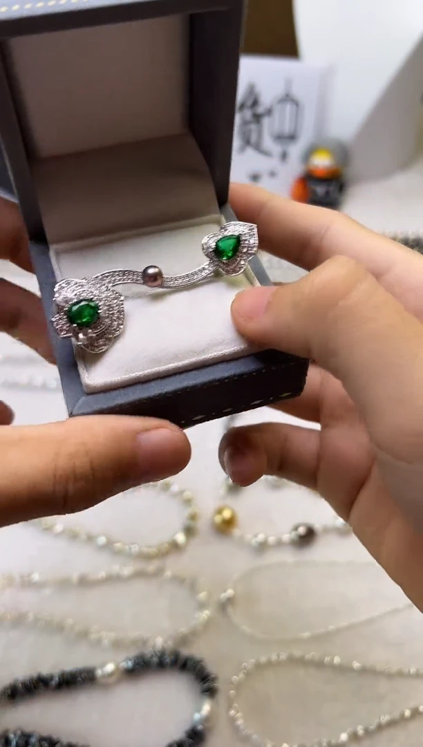 未镶嵌胸饰海水珍珠珍珠