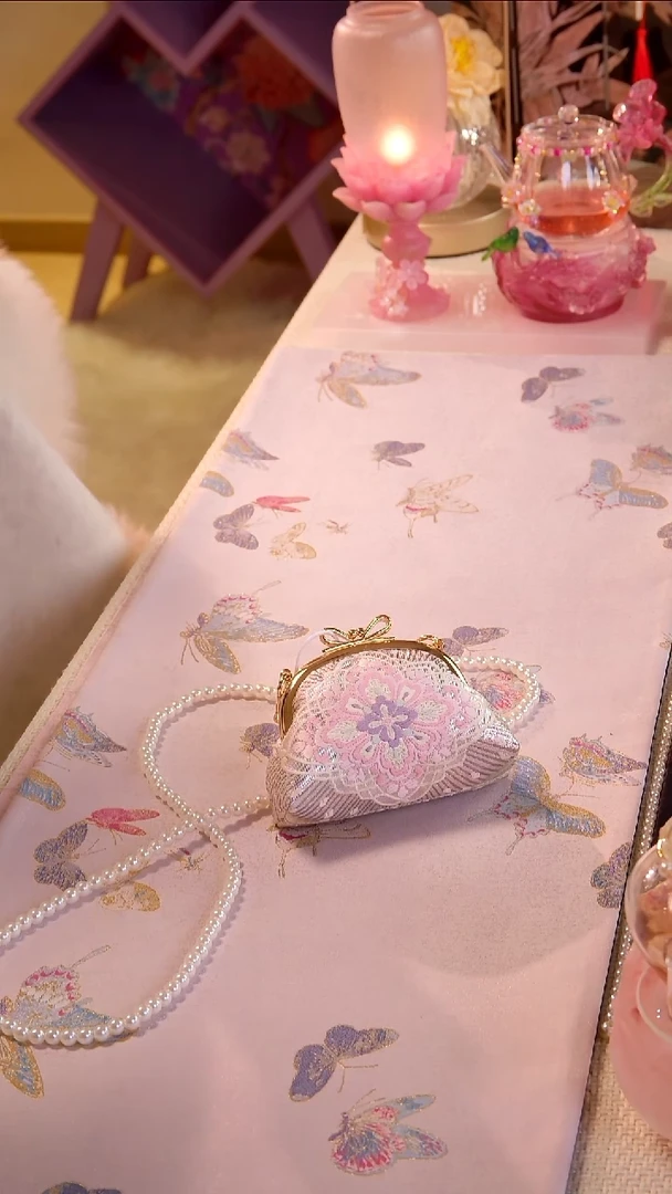 非遗西阵织 如图所示