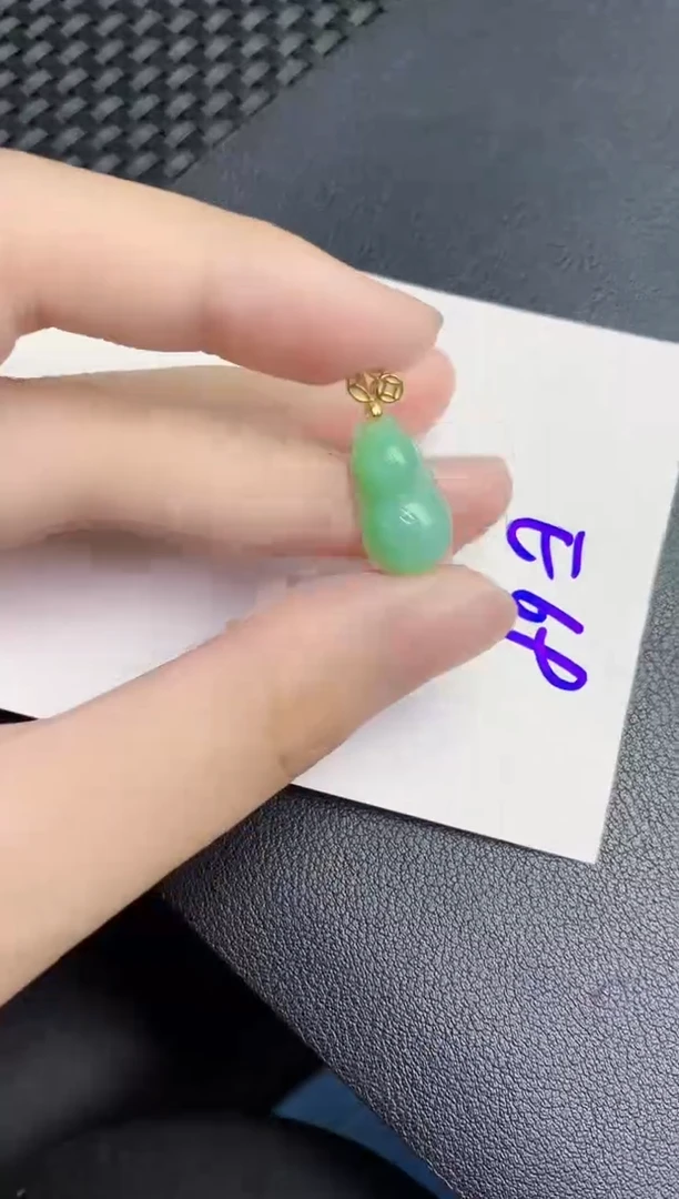 翡翠未镶嵌颈饰天然翡翠緬甸A貨