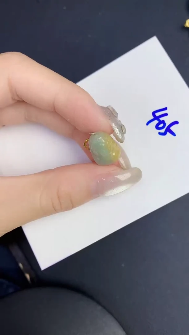 翡翠未镶嵌颈饰缅甸天然翡翠A货