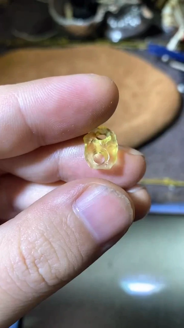 【闪购商品】琥珀颈饰未镶嵌99无相隔珠卡子